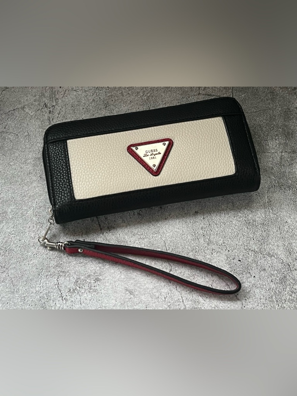 NWOT GUESS Black, Cream and Red Logo Wallet